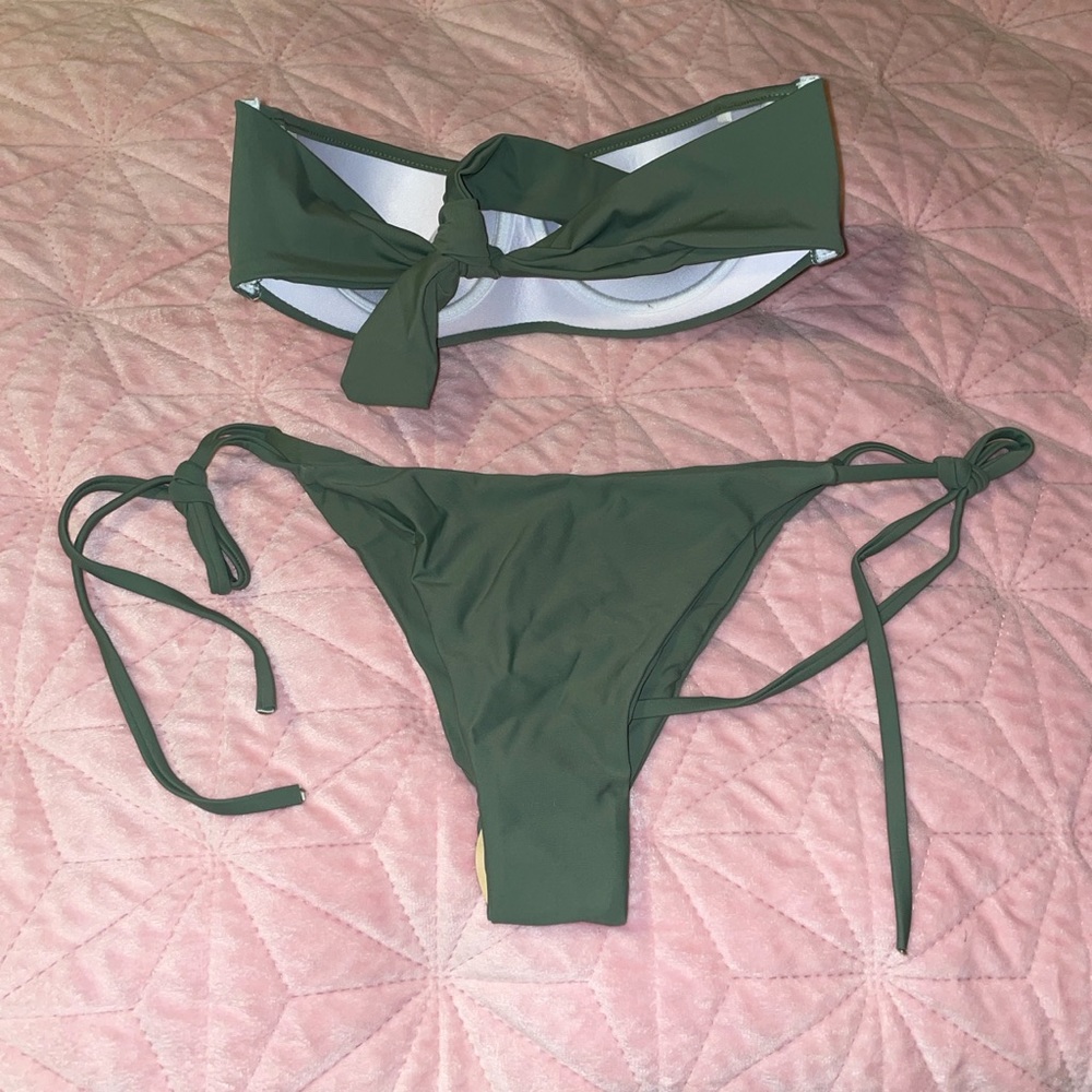 Bikini set - Picture 2 of 2